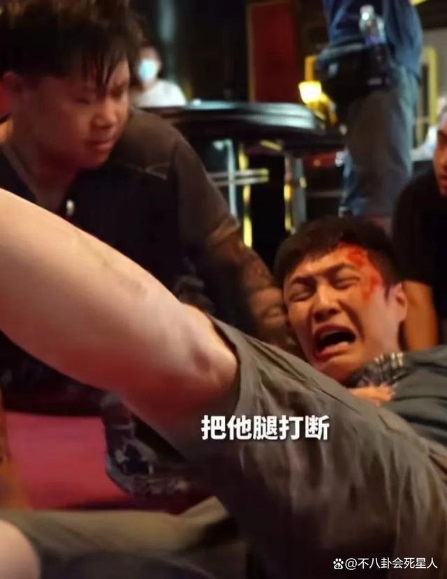 给《孤注一掷》演员演技排名，张艺兴仅排第四，第一不像演的