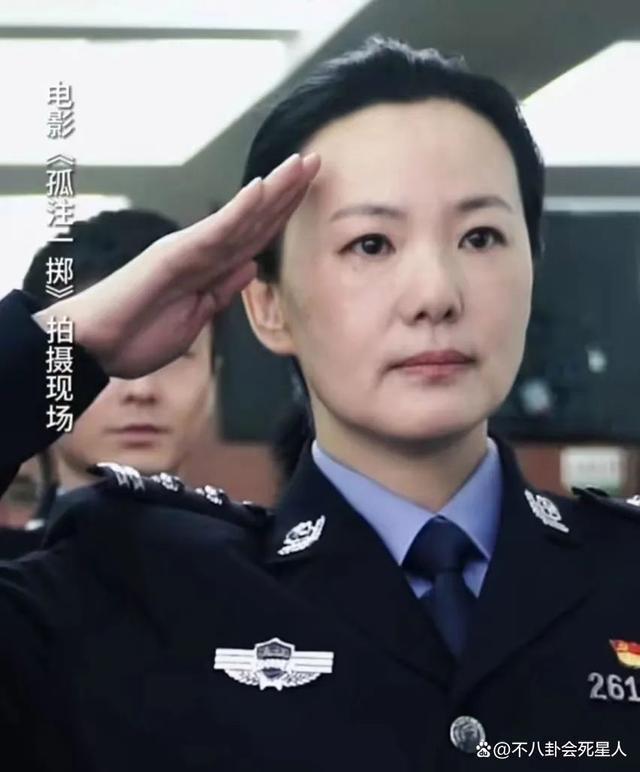 给《孤注一掷》演员演技排名，张艺兴仅排第四，第一不像演的