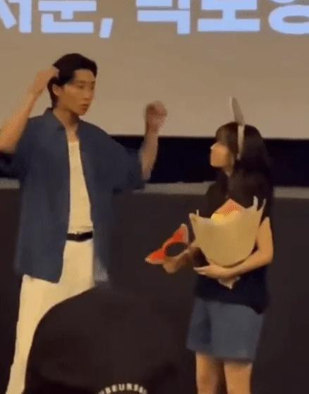 恋情曝光后两次陷入态度争议？韩顶流男神终于忍不住开口了