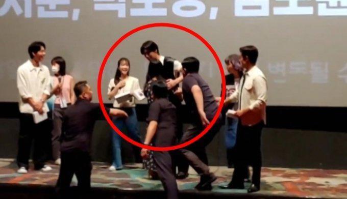 恋情曝光后两次陷入态度争议？韩顶流男神终于忍不住开口了