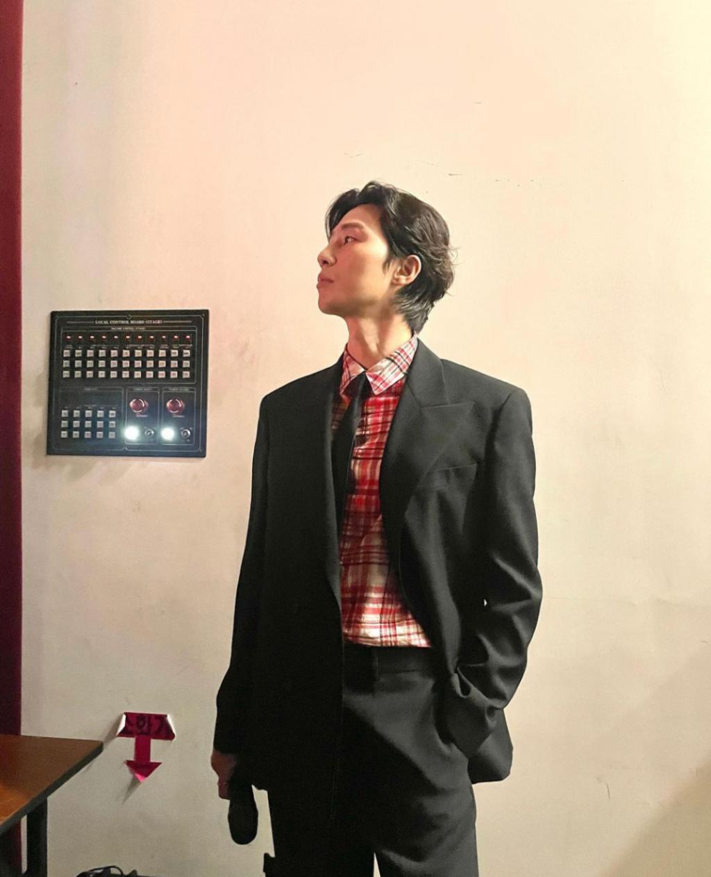 恋情曝光后两次陷入态度争议？韩顶流男神终于忍不住开口了