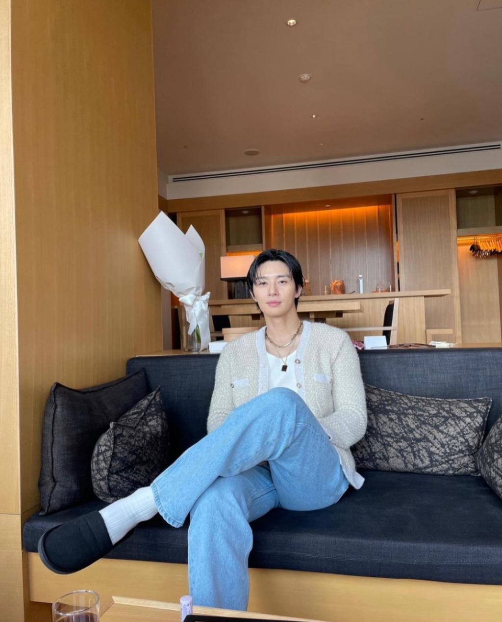 恋情曝光后两次陷入态度争议？韩顶流男神终于忍不住开口了