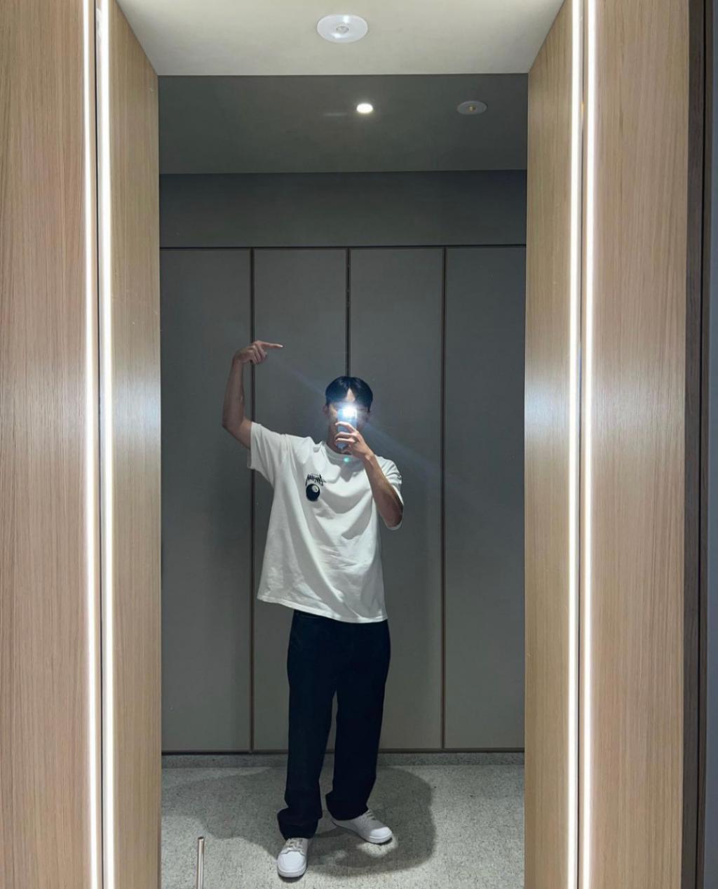 恋情曝光后两次陷入态度争议？韩顶流男神终于忍不住开口了