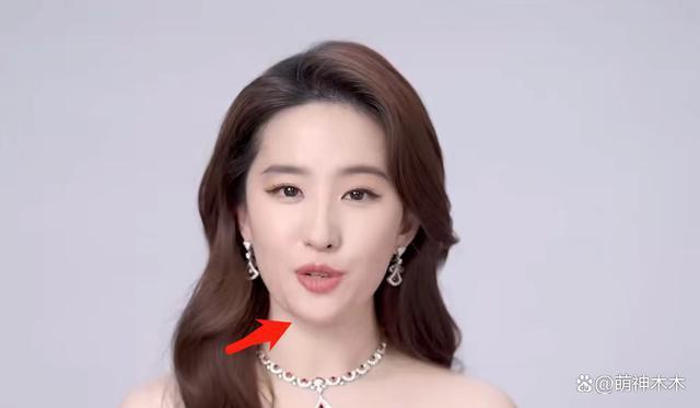 cosmo女星状态：刘亦菲滤镜开太大，倪妮假发质量差
