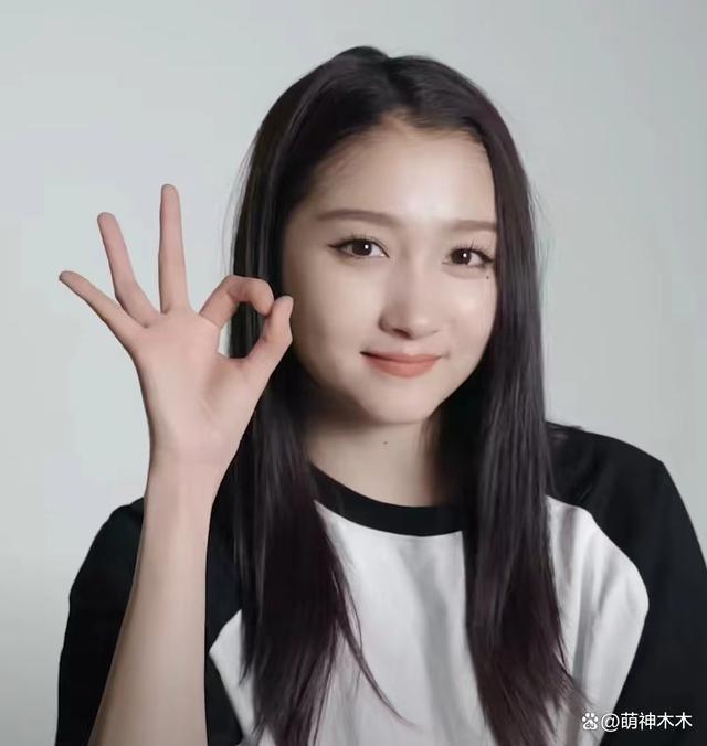 cosmo女星状态：刘亦菲滤镜开太大，倪妮假发质量差