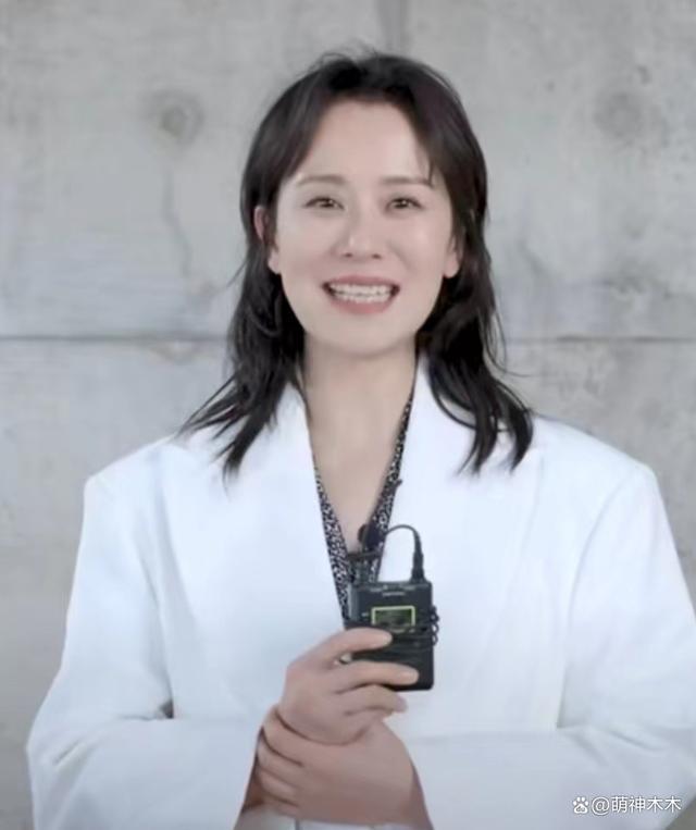 cosmo女星状态：刘亦菲滤镜开太大，倪妮假发质量差
