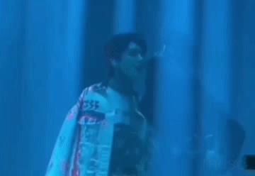 趁乱搞突袭？对方拍了拍你，并且撤回了一个直男