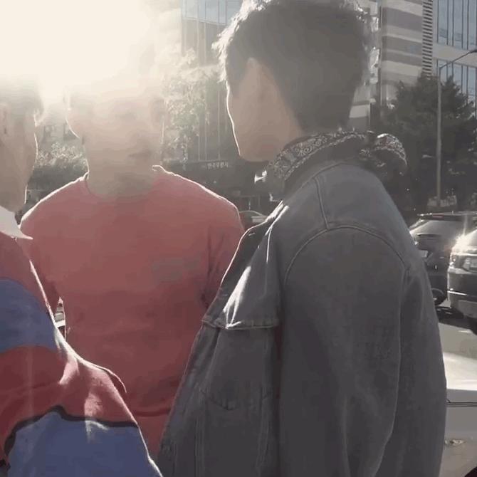 趁乱搞突袭？对方拍了拍你，并且撤回了一个直男