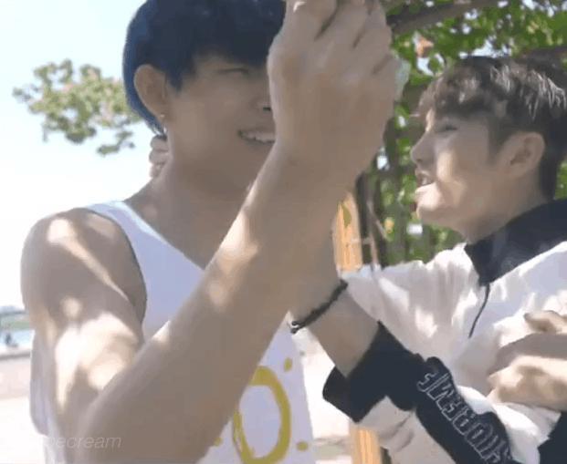 趁乱搞突袭？对方拍了拍你，并且撤回了一个直男