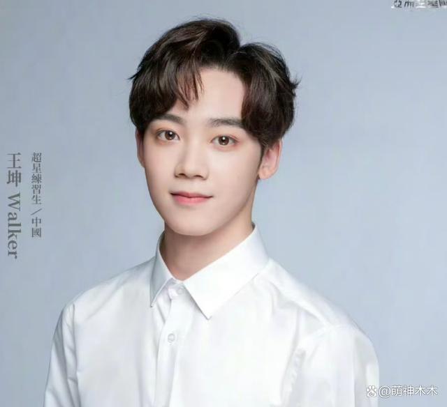 内娱选秀卷土重来！选手照片被嘲美发师聚会，还撞脸明星