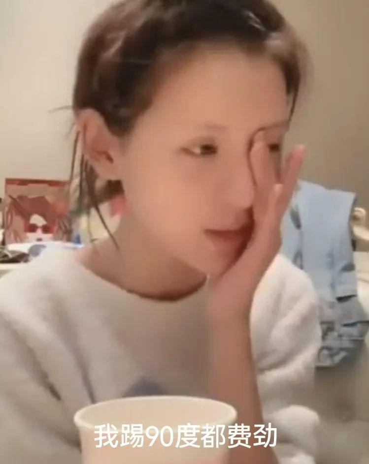 多恨她啊，在评论区刷屏抵制