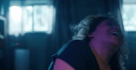 卖惨求同情？抱歉，她不配