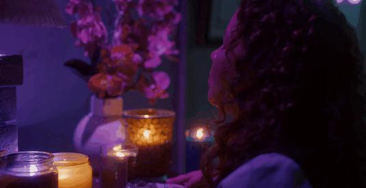 卖惨求同情？抱歉，她不配