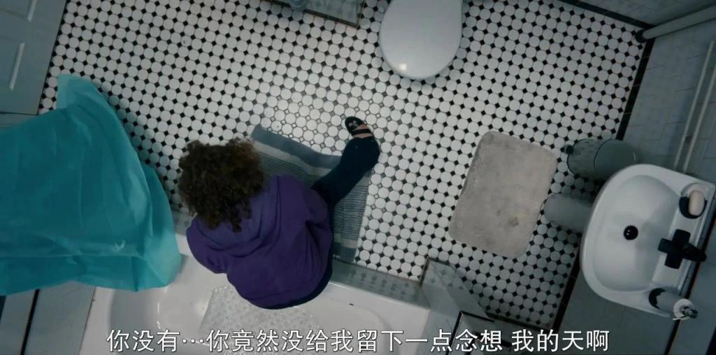 卖惨求同情？抱歉，她不配