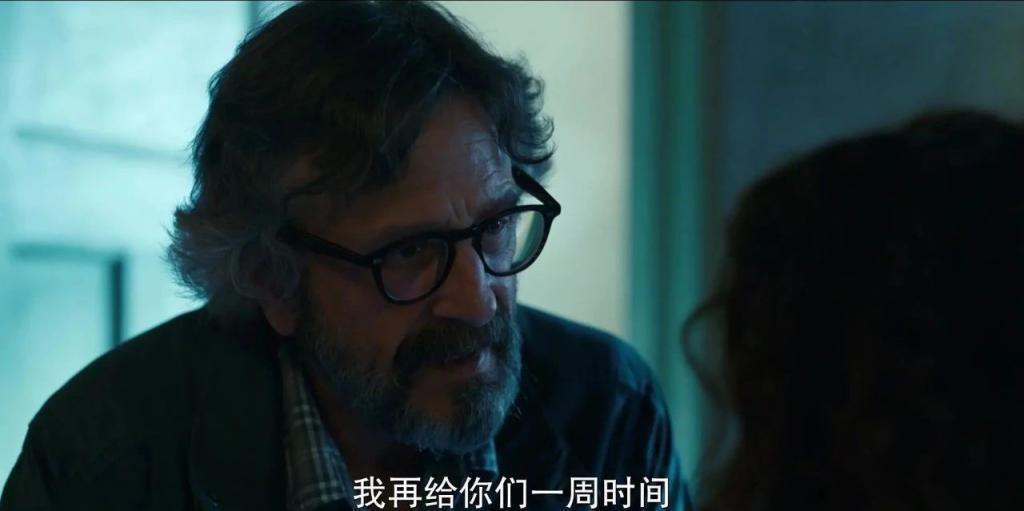 卖惨求同情？抱歉，她不配