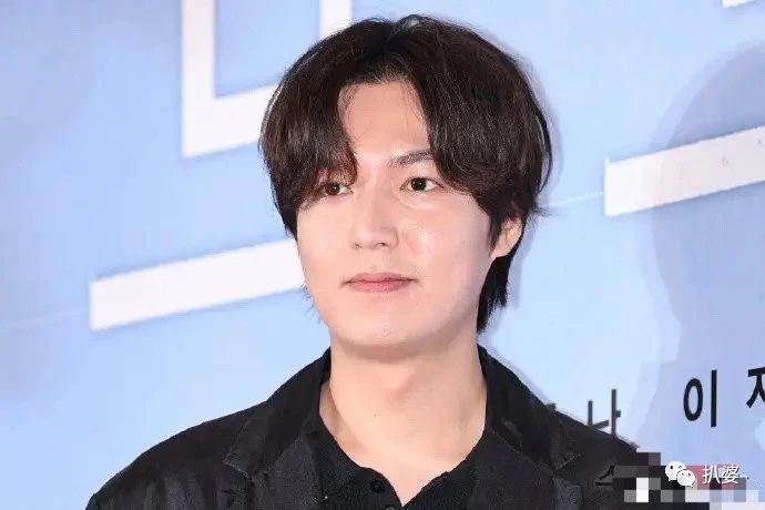 一代神颜，突然残到没眼看了。