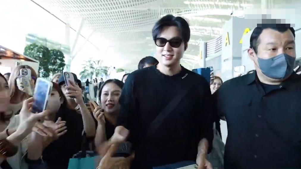 一代神颜，突然残到没眼看了。