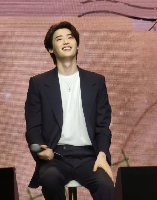 一代神颜，突然残到没眼看了。