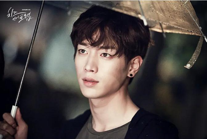 一代神颜，突然残到没眼看了。