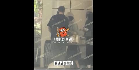 刚红就被曝恋爱了？网友还对他格外宽容？