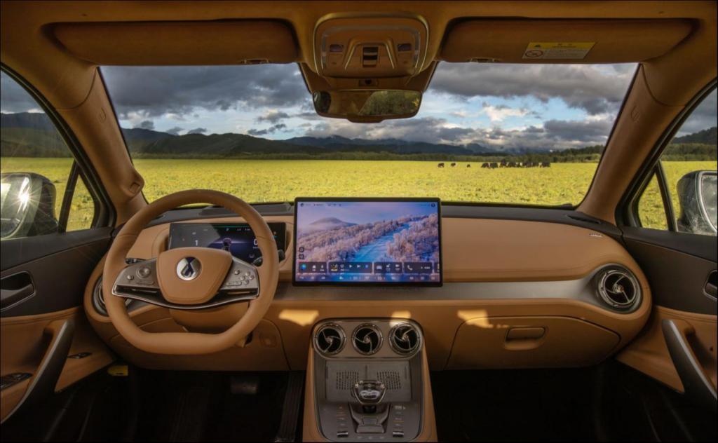 争夺“奶爸车”市场，腾势与理想正面交锋