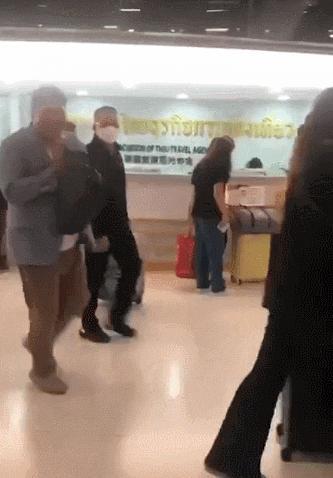泰国42岁二王子流亡海外近30年后突然回国，想夺王位？