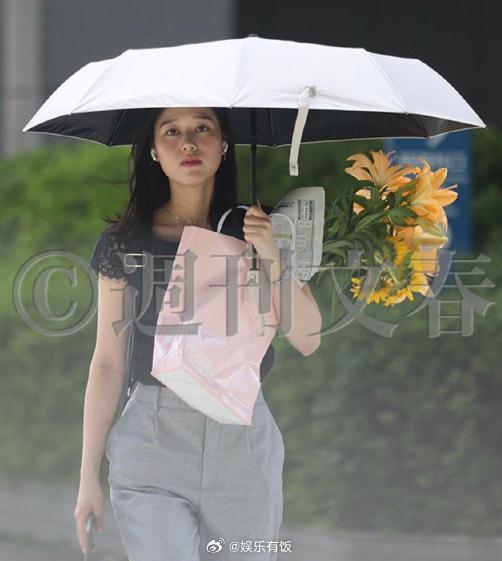 文春曝西畑大吾恋情 与小2岁美女主播交往一年半