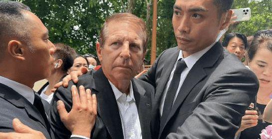 李玟二姐刊登谢启 Bruce又没有署名