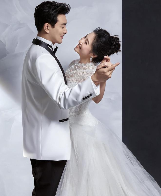 王彦霖拍婚纱照庆结婚两周年，女儿跳舞见证幸福