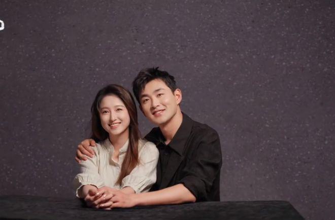 王彦霖拍婚纱照庆结婚两周年，女儿跳舞见证幸福
