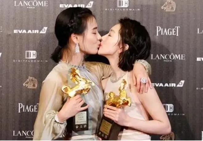 锤了！荧屏情侣同居，筹备结婚震动半个娱乐圈…
