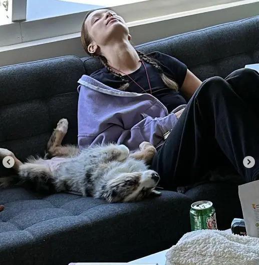 超模Bella自曝患可怕疾病，比伯和艾薇儿也曾受其害