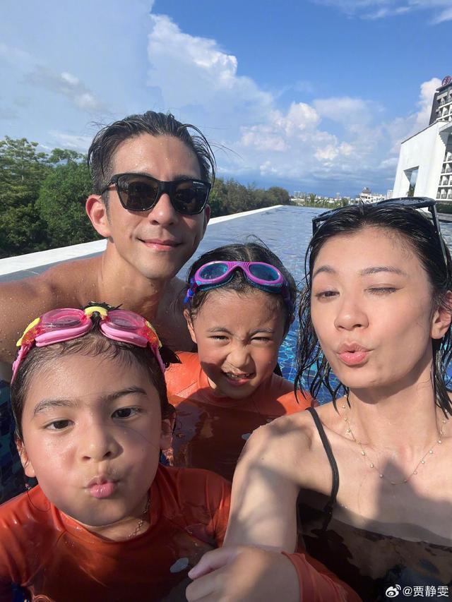 贾静雯晒照祝修杰楷父亲节快乐 评价修杰楷是孩子们的福气