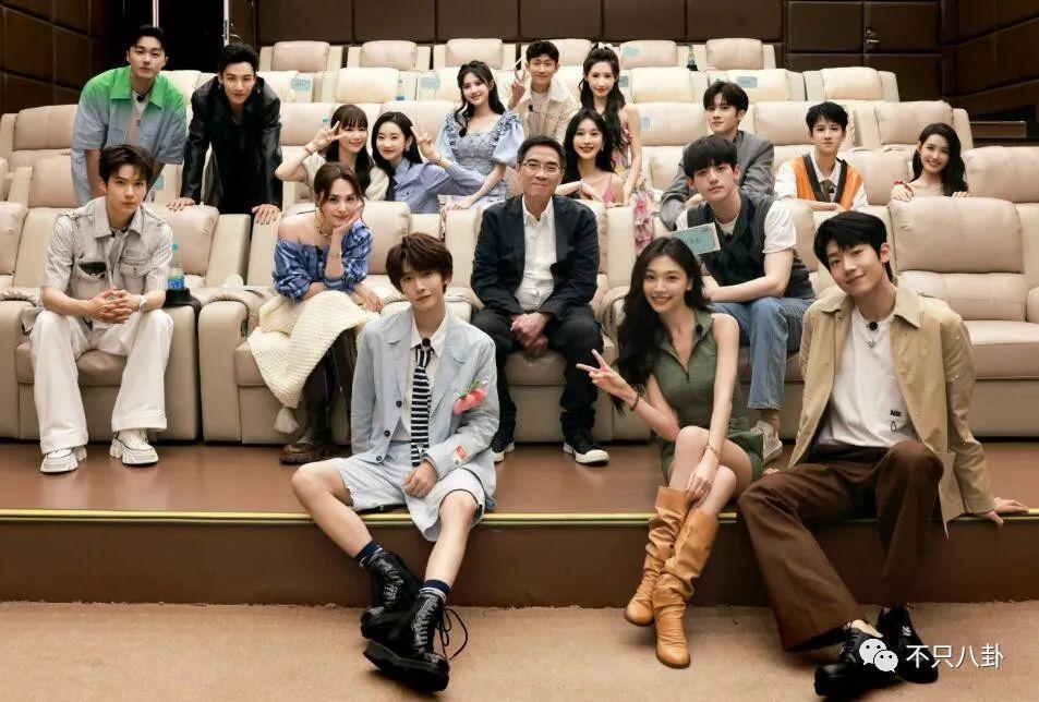 他对女演员做的这些事儿，算是性骚扰吗？