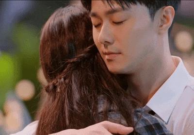 他对女演员做的这些事儿，算是性骚扰吗？