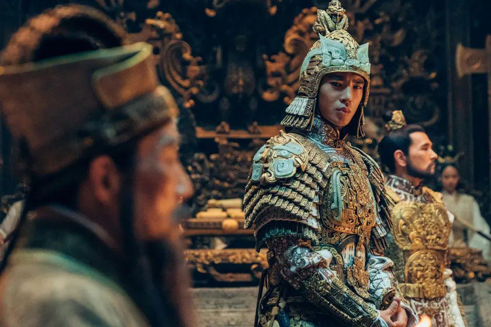 妈呀！大尺度照全网流，姐弟恋曝光…