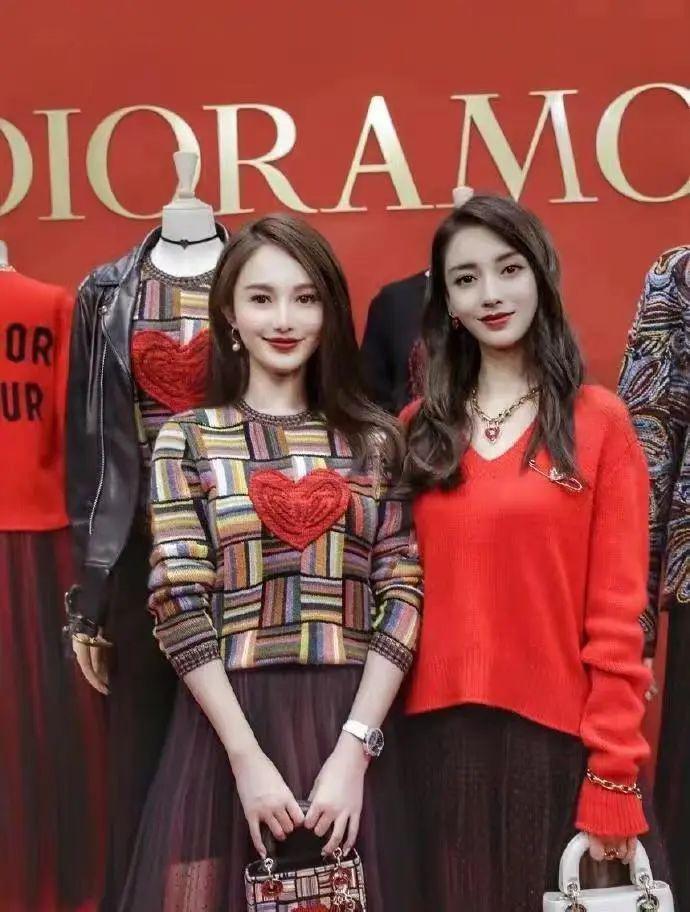曝黄晓明带小11岁绯闻女友工作，女方打扮性感撞脸baby
