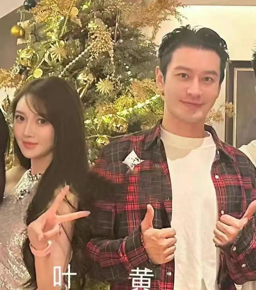 曝黄晓明带小11岁绯闻女友工作，女方打扮性感撞脸baby