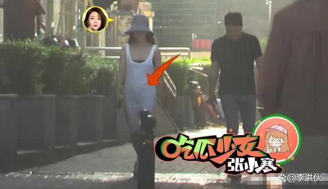 殷桃疑恋情曝光，与神秘男子同行，小腹微微隆起孕味十足