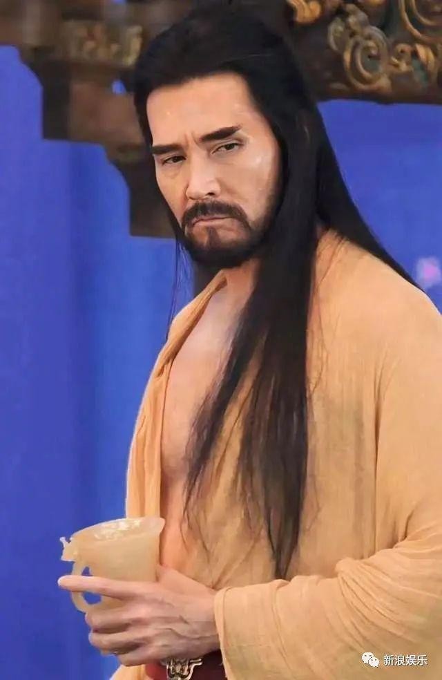 建议内娱顶流向他看齐