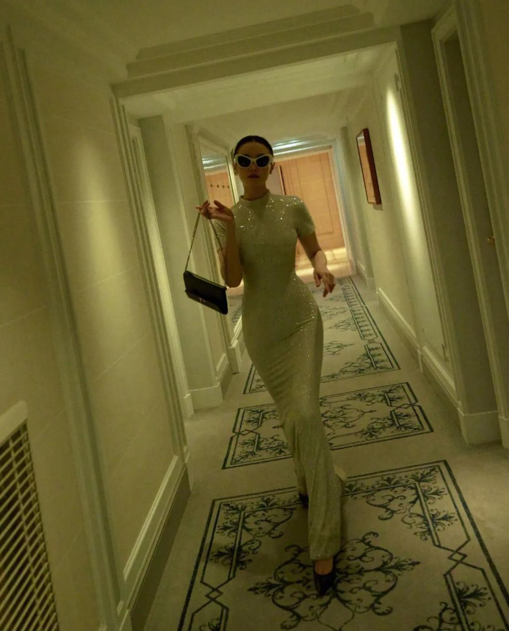 高定穿不完，封面上个遍……时尚圈为啥这么喜欢这位傻大姐？