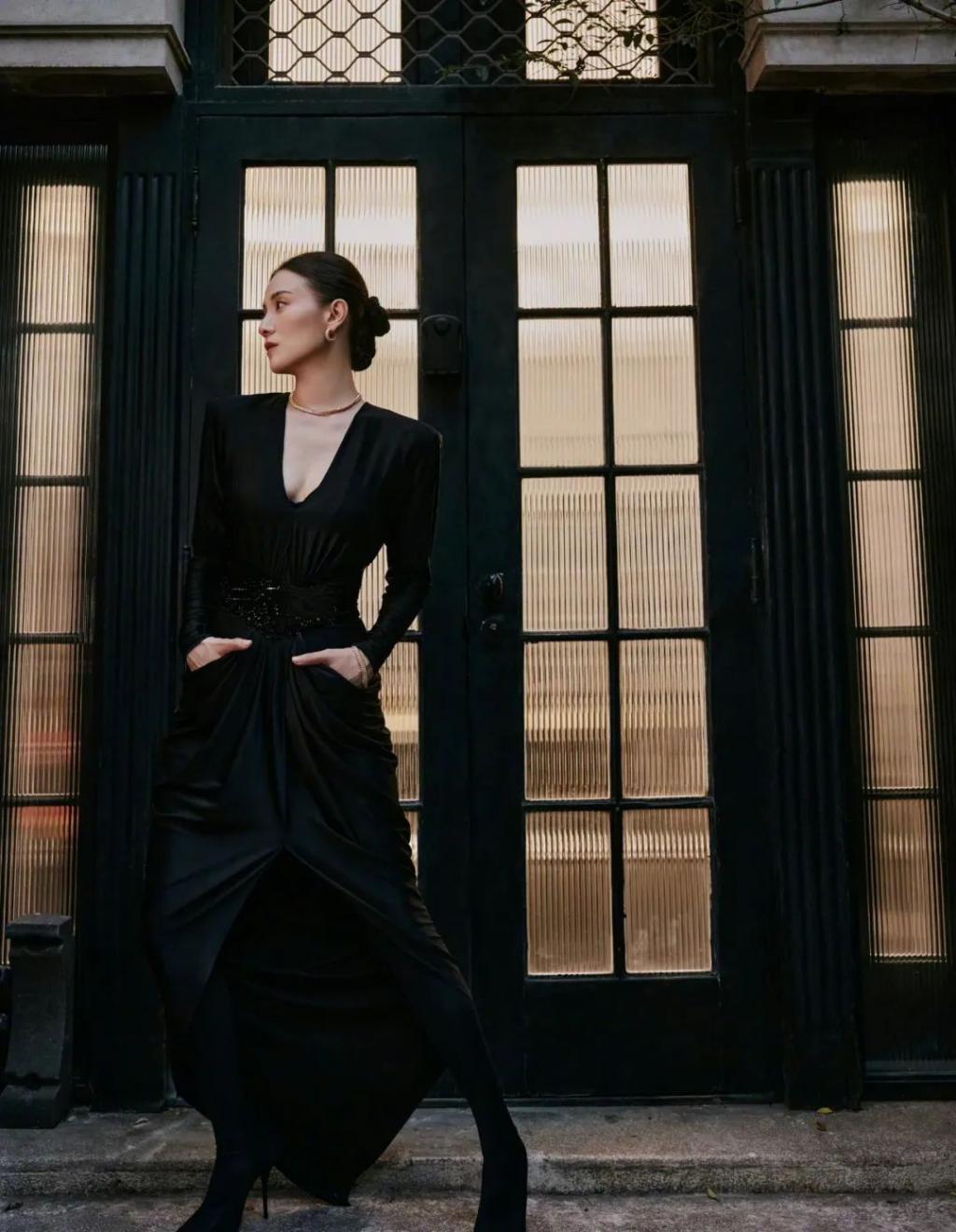 高定穿不完，封面上个遍……时尚圈为啥这么喜欢这位傻大姐？