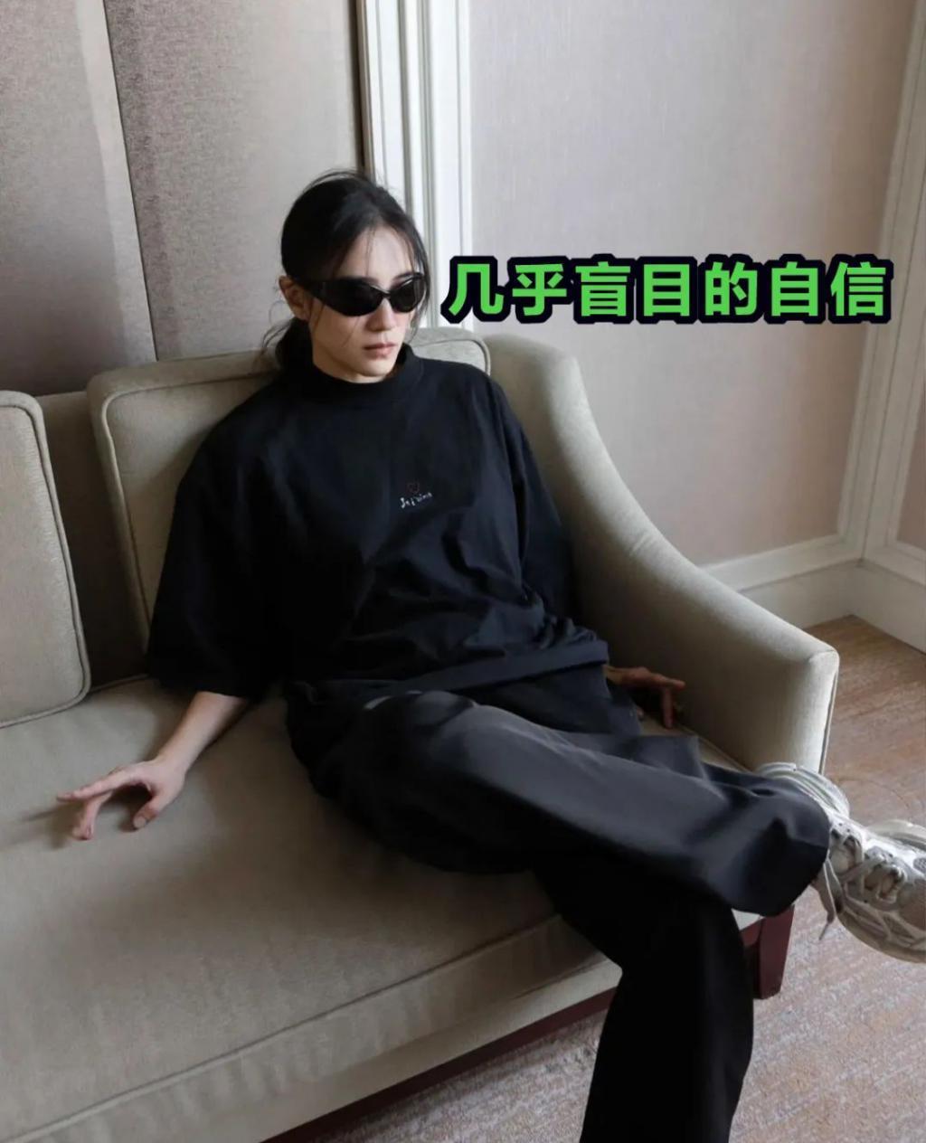 高定穿不完，封面上个遍……时尚圈为啥这么喜欢这位傻大姐？