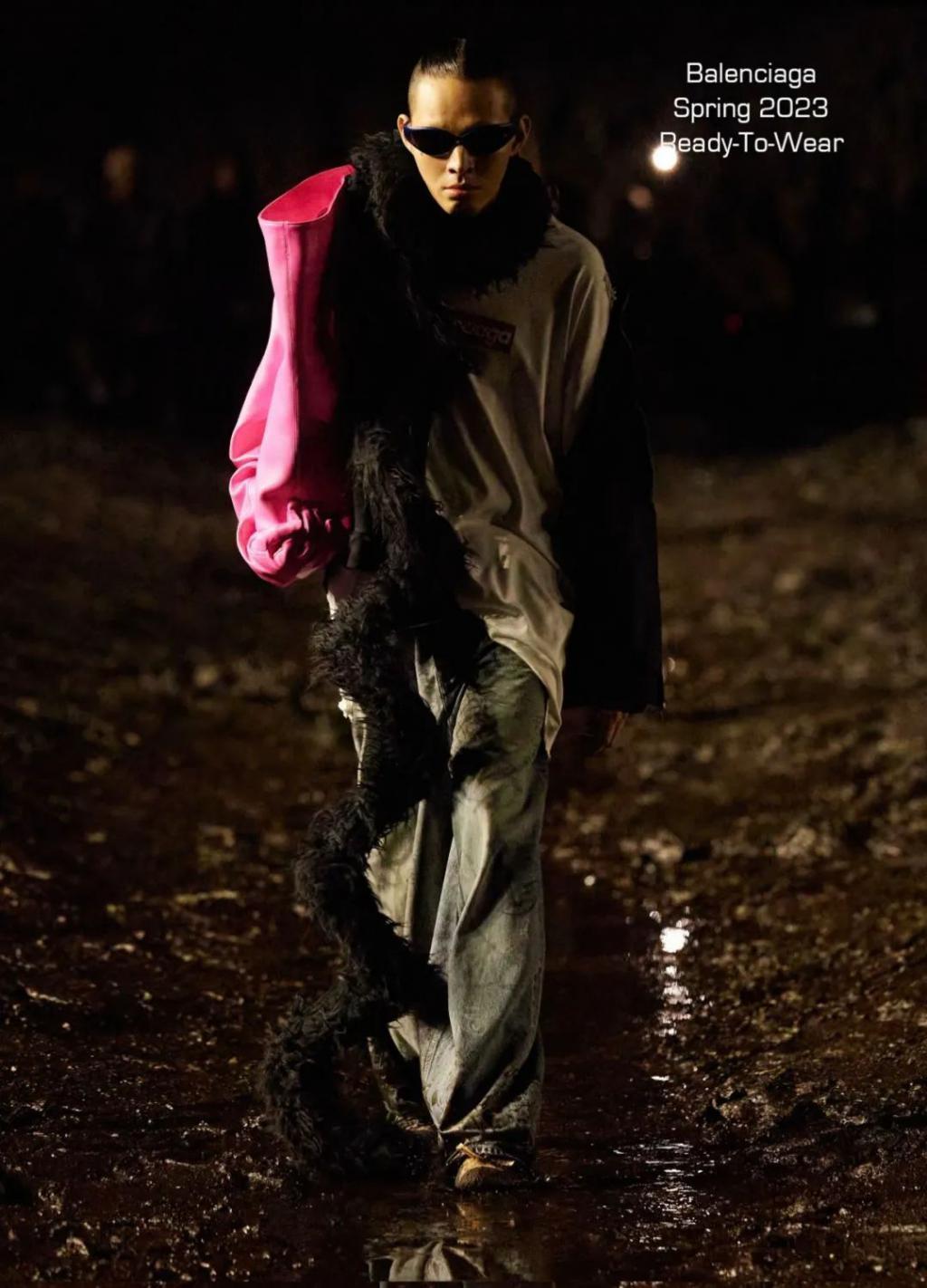 高定穿不完，封面上个遍……时尚圈为啥这么喜欢这位傻大姐？