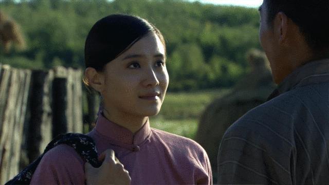 高定穿不完，封面上个遍……时尚圈为啥这么喜欢这位傻大姐？