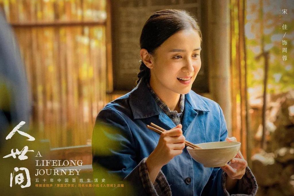 高定穿不完，封面上个遍……时尚圈为啥这么喜欢这位傻大姐？