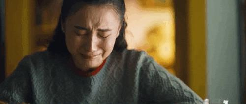 高定穿不完，封面上个遍……时尚圈为啥这么喜欢这位傻大姐？