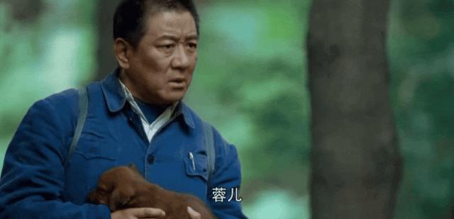 高定穿不完，封面上个遍……时尚圈为啥这么喜欢这位傻大姐？