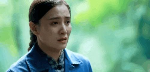 高定穿不完，封面上个遍……时尚圈为啥这么喜欢这位傻大姐？