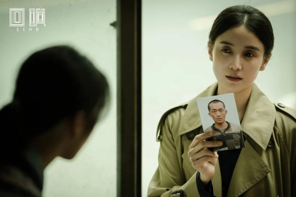 高定穿不完，封面上个遍……时尚圈为啥这么喜欢这位傻大姐？